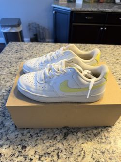 Size 7W Nike Court Vision Low 'White Light Zitron' Women's  SKU CD5434-109