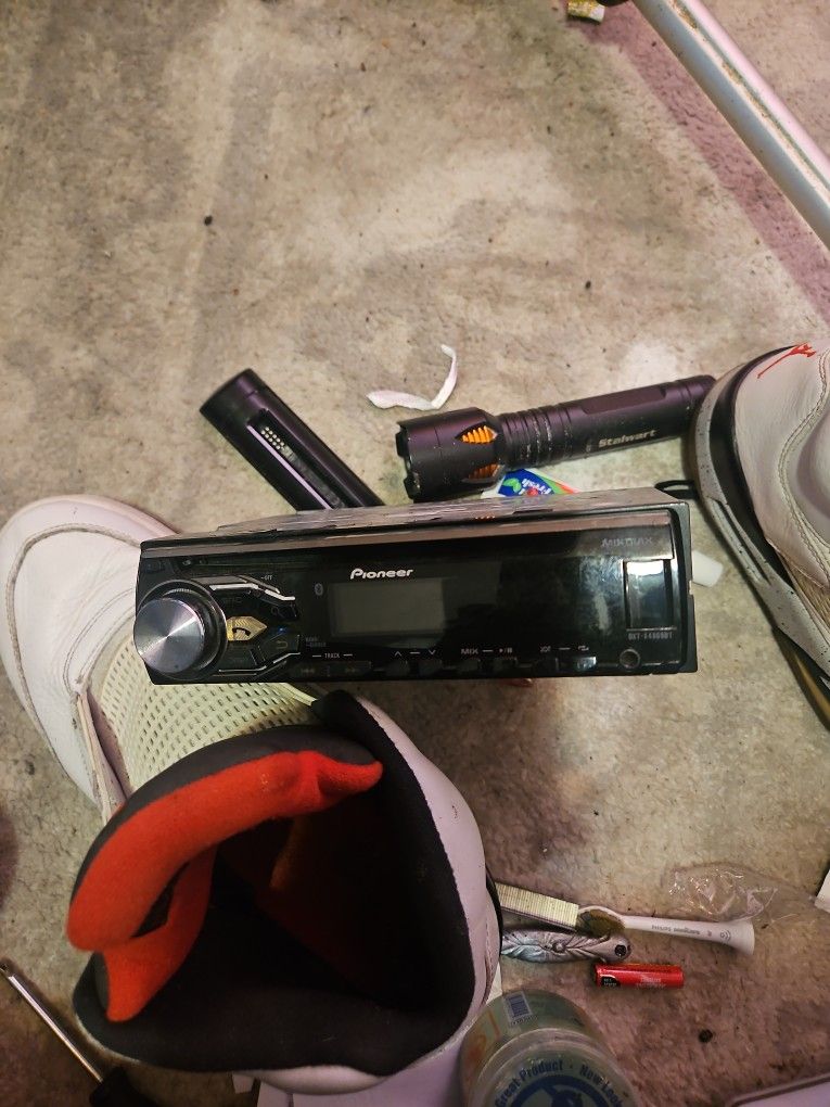 π Car Stereo Face Off