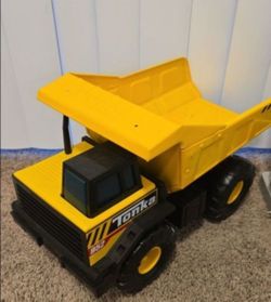 Tonka 952 Dump Truck Toy