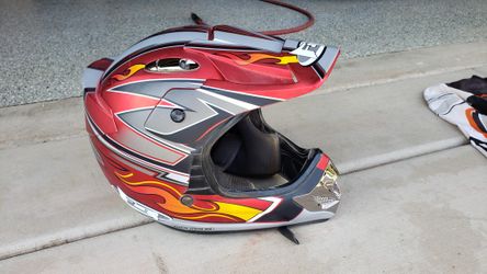 F8 dirtbike helmet in great condition sz Med