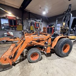 Kubota B8200 4x4 Tractor Loader
