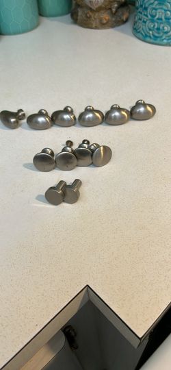12 Assorted Knobs
