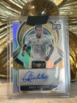 2025-26 Panini Select La Liga Éder Militão Real Madrid Prizm Auto