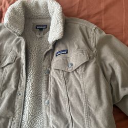 Patagonia Men’s Medium Trucker Jacket Like New Never Worn 