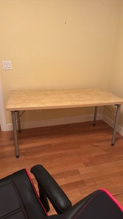 Large Light Wood Desk / Computer Desk - Sturdy Metal Legs
