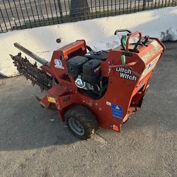 W/b Ditchwitch Trencher (Tires) 