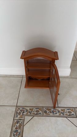 Shot glasses display case