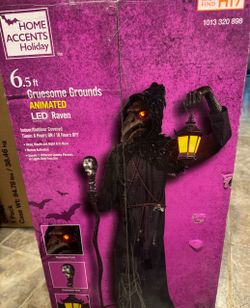 Home Accents 6.5ft.  Antimated LED Raven. New In Box