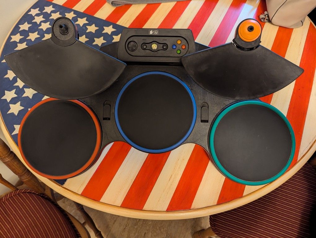 Xbox 360 - Guitar Hero Drum Set.