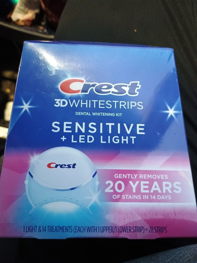 WHITE STRIPS. CREST