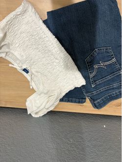 Wrangler jeans and white old navy shirt