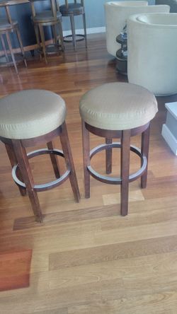 Two Bar stools dash free just come get them