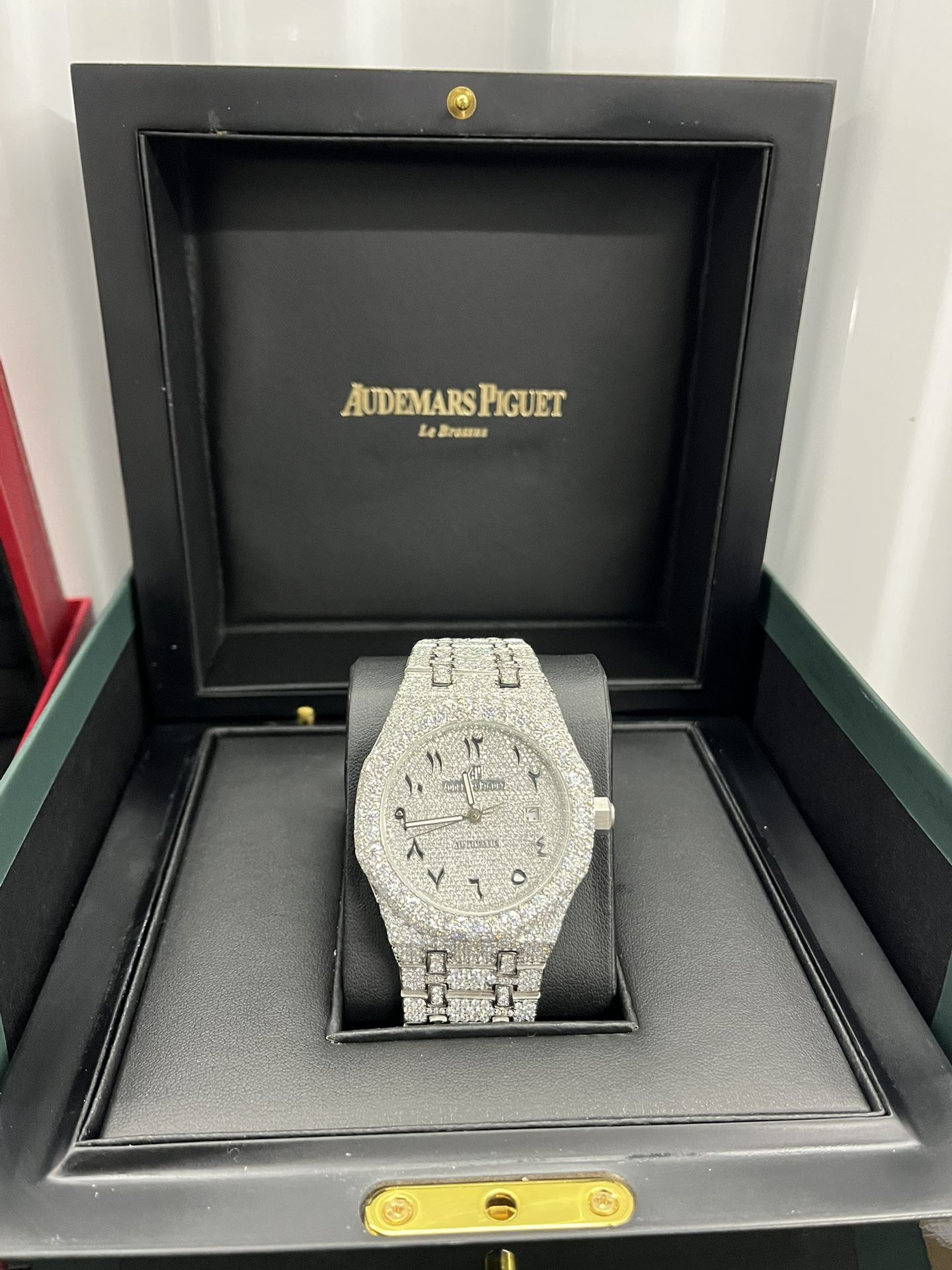 AP WATCH VS-1 With Box