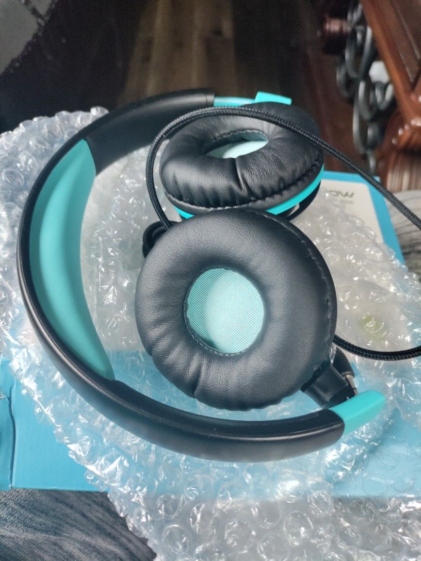 New Wired. Headphones. Kids
