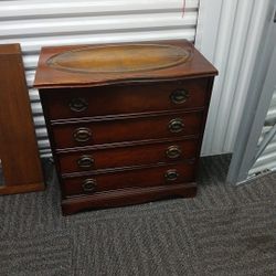 Mahagany 4 Dr Dresser Leather Top