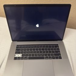 MacBook Pro 15 inch 2018 (Touch Bar)