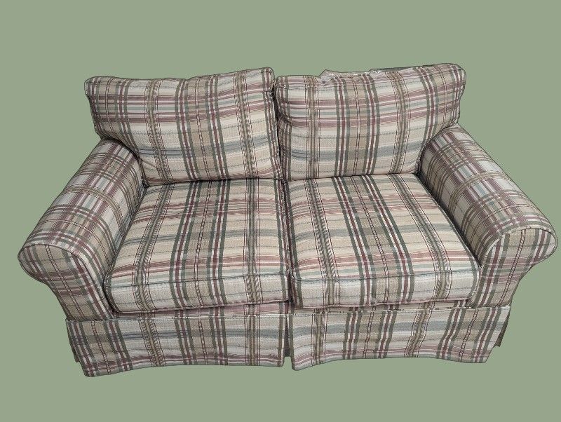 Loveseat 