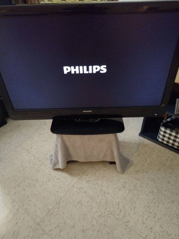 40' Phillips TV 