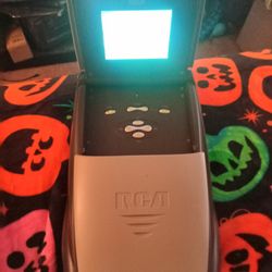 RCA Portable VHS Player With LCD Screen 