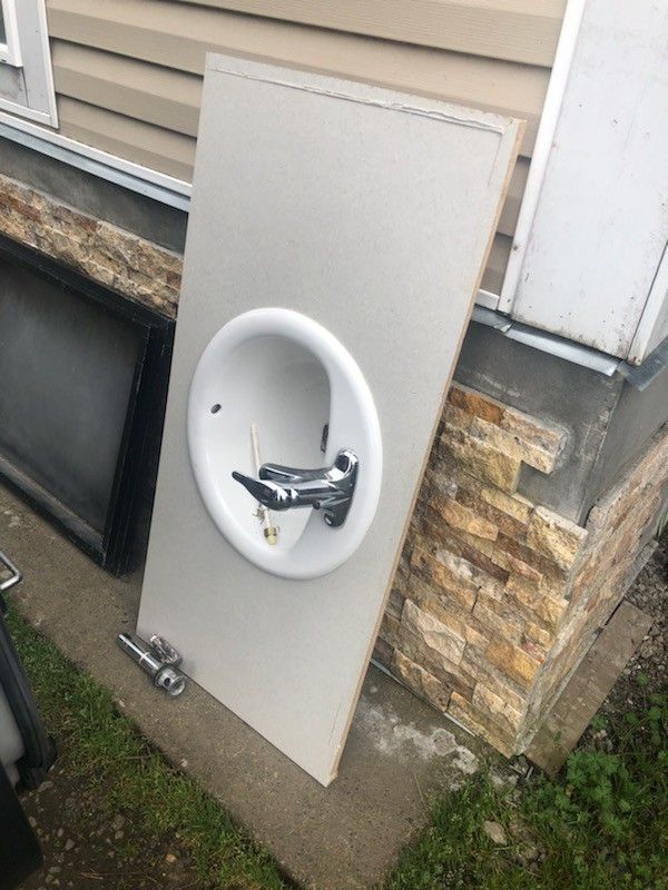 Sinks and countertoops