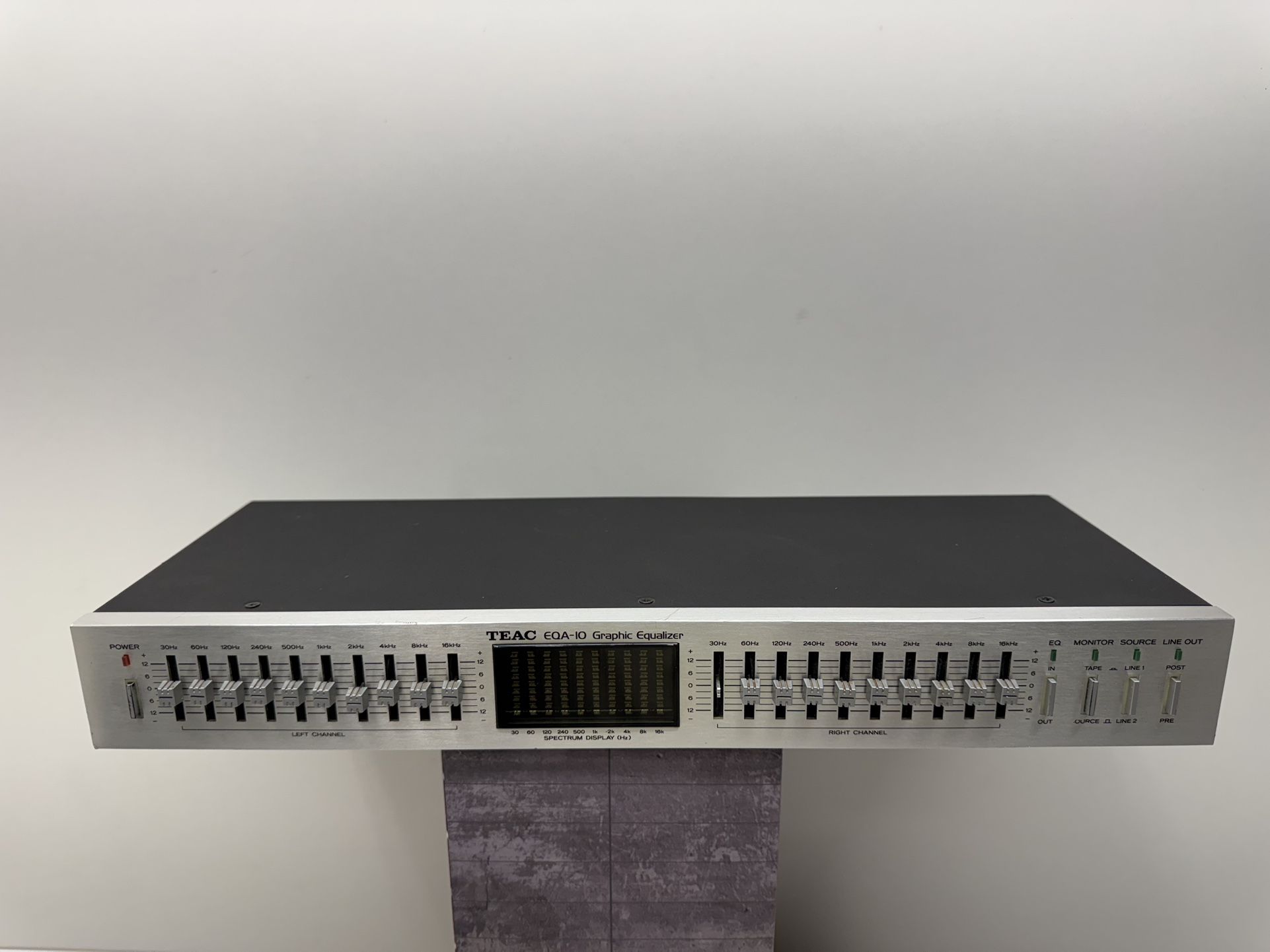 TEAC EQA-10 Graphic Equalizer Spectrum Analyzer, Silver Face