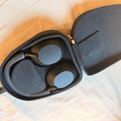 SONY WH-1000XM5 - Great Condition!