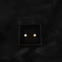 Title: Exquisite 0.5 TCW Brilliant-Cut Moissanite Solitaires | Hand-Set in Luminous .925 Argentum Silver | D-Colorless Perfection