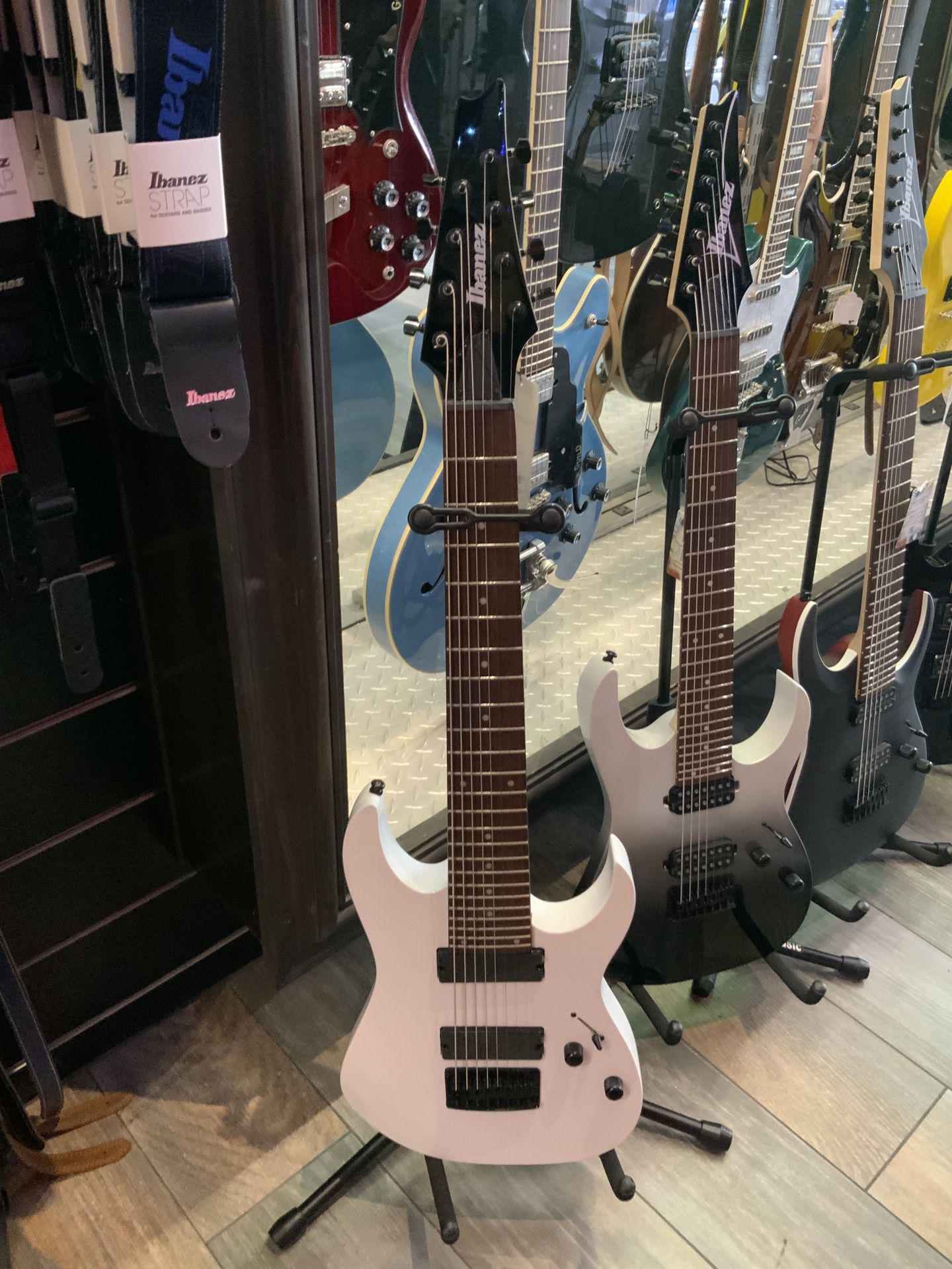 Ibanez RG8WH