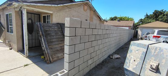 Especiales price block wall