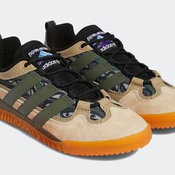 fa experiment 1 Adidas Size 9