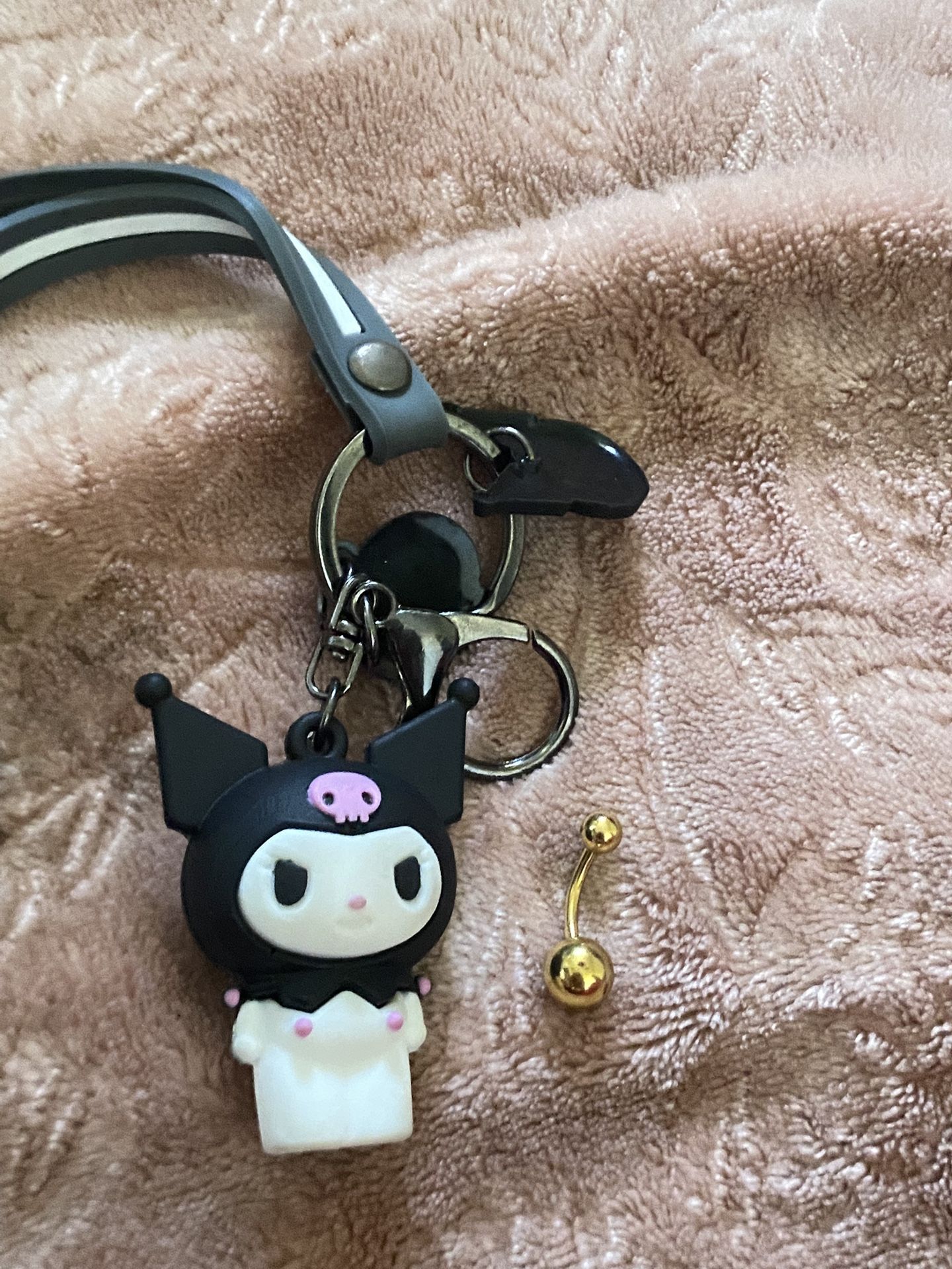 chain and belly Button Peircing