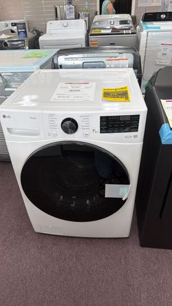LG 4.5 cu. ft. Front Load Washer with TurboWash 360 and Built-In Intelligence
