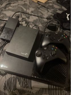 Xbox one with games + controllers