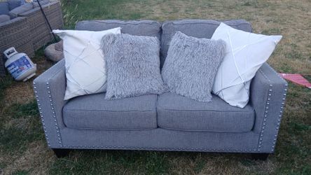 Couch set