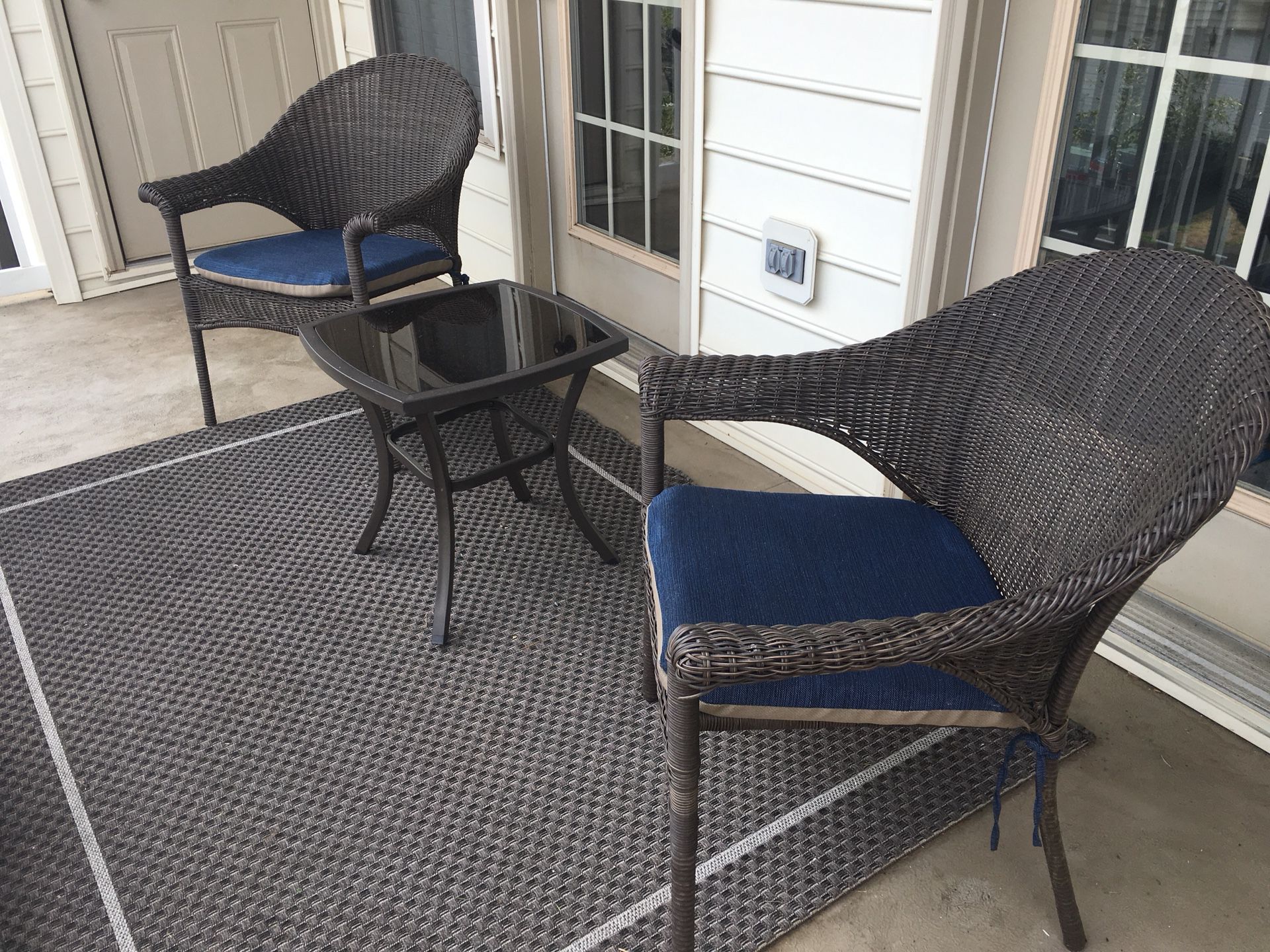 Barely used Patio Furniture (including rug)