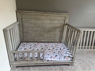 Convertible Crib & Toddler Bed