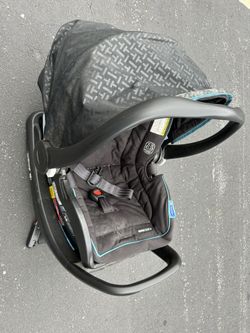 Graco SnugRide SnugFit 35 DLX Infant Car Seat.  Model: (contact info removed); Name: SR SF35DLX SS  Manufacturer: Graco Children's Product