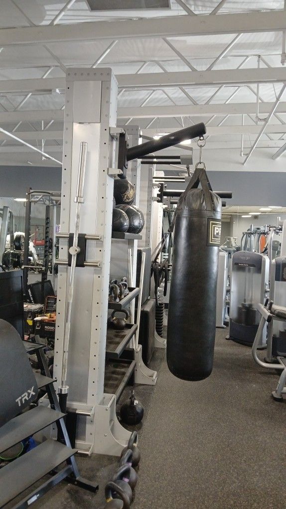 GYM EQUIPMENT AT GIVEAWAY PRICE ALL THESE ITEMS IN PIC  BARGAIN HURRY 