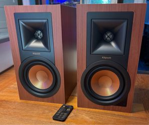 Klipsch Powered Bookshelf Speakers R-15PM