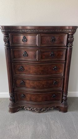 Rooms To Go King Bedroom Set + Tall Chest – Bamboo Tropical Style
