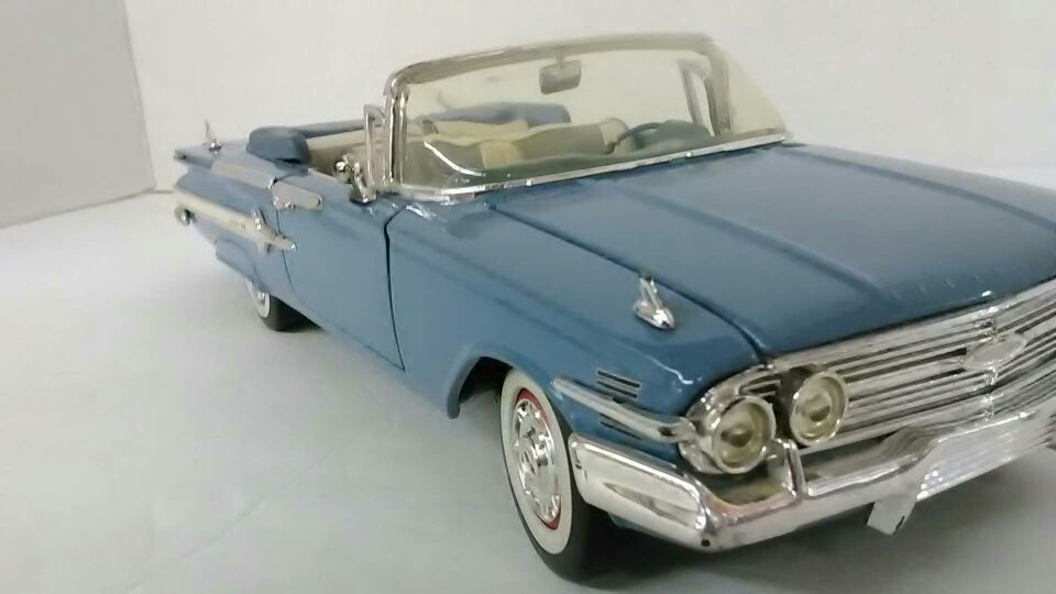 1960 Chevrolet Impala - Scale Model Car 1:18 -