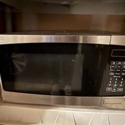 Insignia Countertop Microwave 900watt  