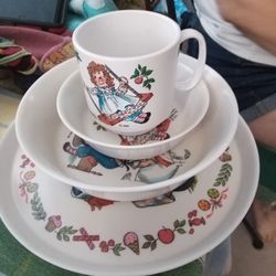 Vintage Raggedy Ann And Andy Plastic Dishwasher Set