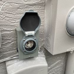 GENERATORS ELECTRICAL INLET OUTLETS WITH INTERLOCK KIT INSTALLATI0NS