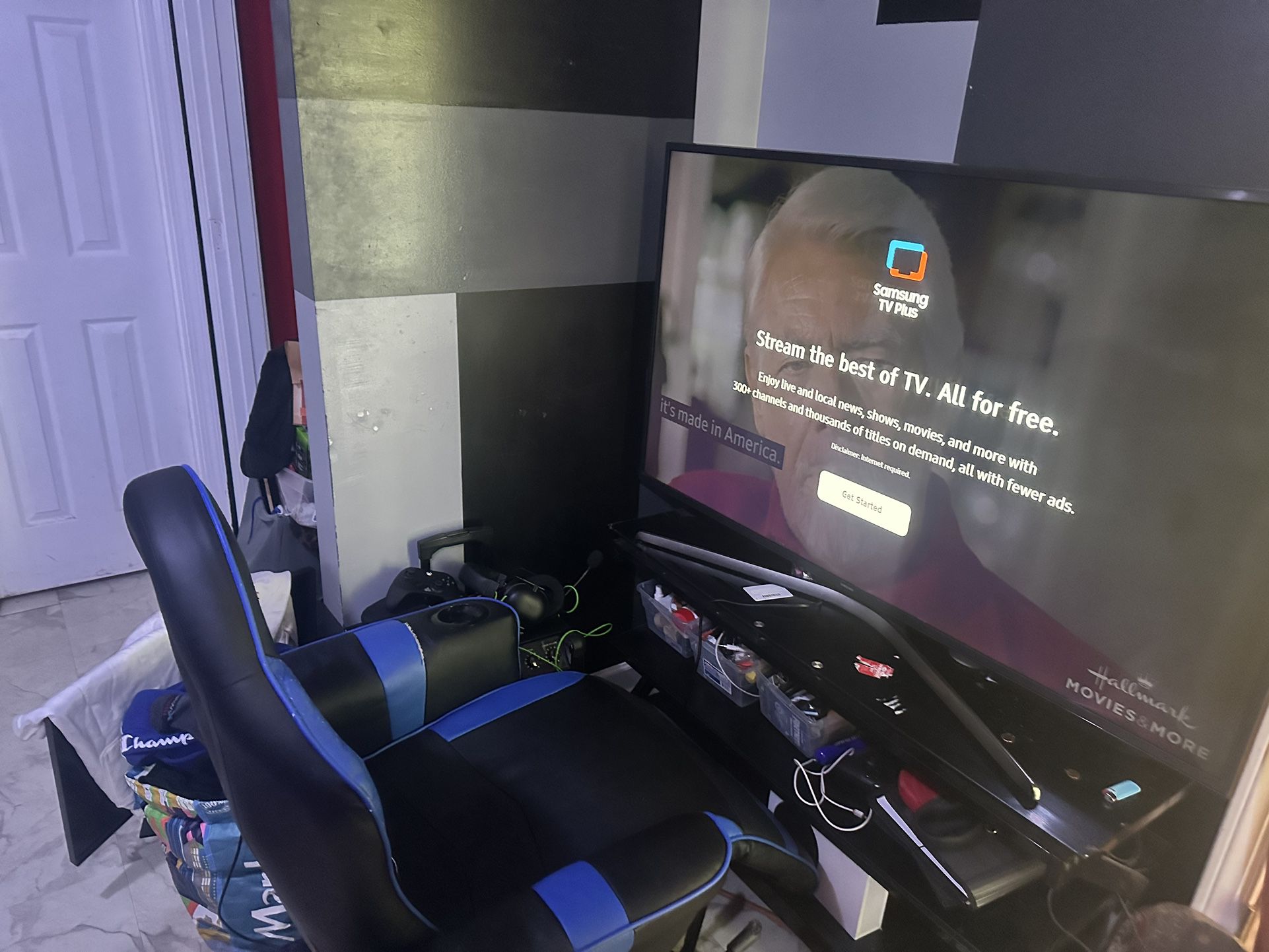 Gaming Chair/massager With 55 Inch Samsung 4k Tv