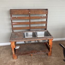 Kids Mud Kitchen FREE