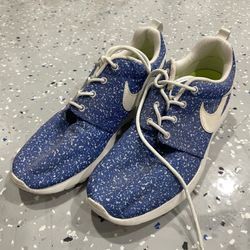 Women's Nike Roshe Blue Sz 8