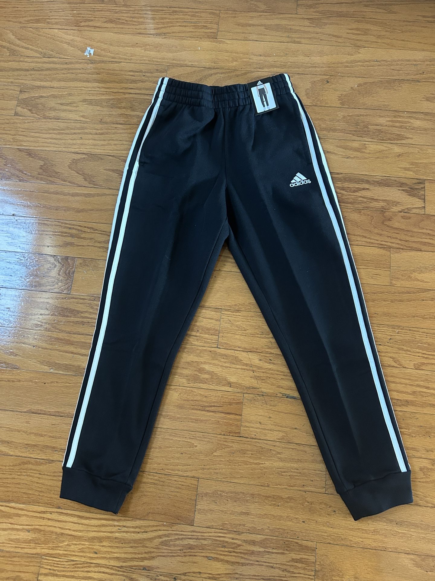 NWT Adidas boys fleece jogger size M 10/12