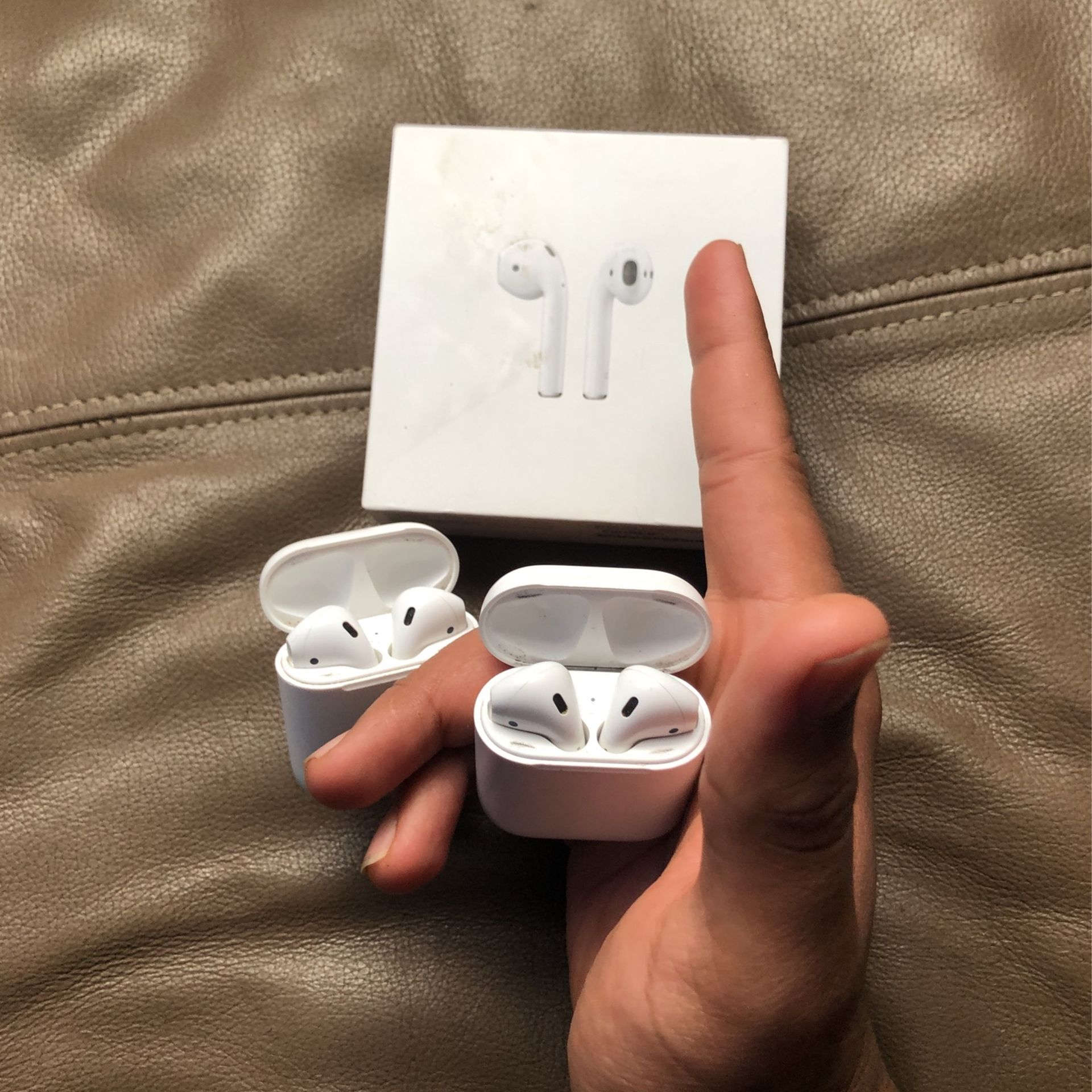 Apple AirPods Gen 2