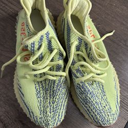 Yeezy Boost 350 V2 (Semi-Frozen Yellow)